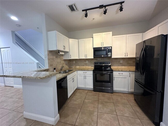 Building Photo - 155 SW 7th Ct