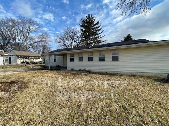 Building Photo - 10261 Imperial Dr