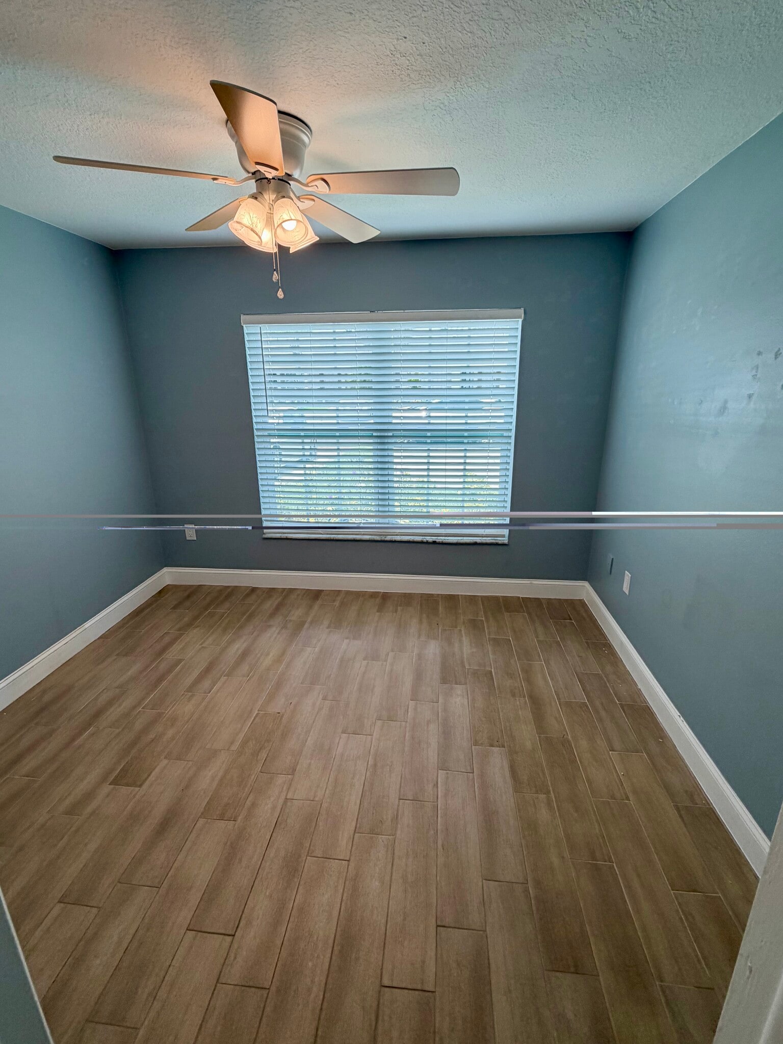 front bedroom - 2852 Stillwell Ct