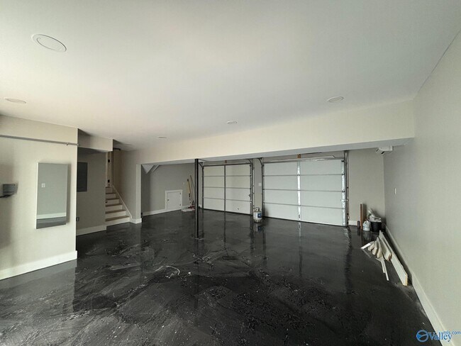 Building Photo - 245 Pine Ridge Rd