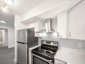 Building Photo - 4110 SW 24th Ct