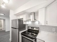 Building Photo - 4110 SW 24th Ct