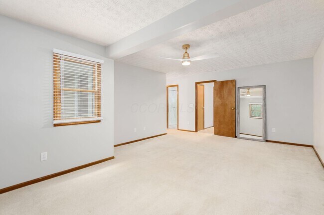 Building Photo - 5841 Elmbridge Ln