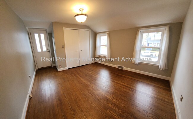 Building Photo - 3 Beds/2 Full Baths in Downtown Ferndale -...