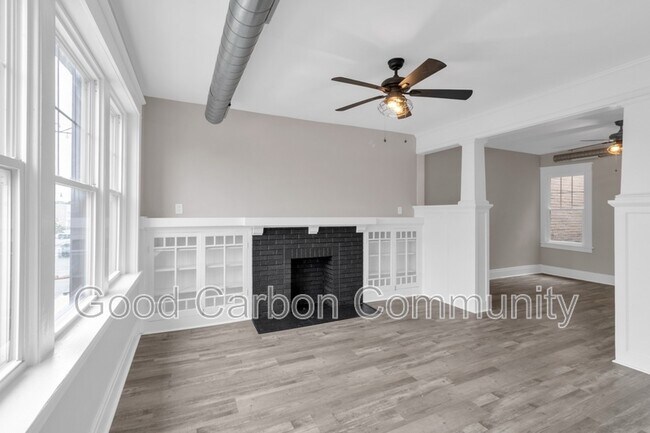 Building Photo - 1378 Hertel Ave