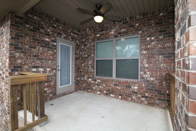 Building Photo - Ashley Plantation 3/2 Home with Open Layou...
