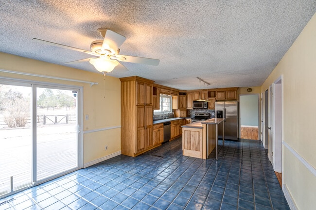 Building Photo - 7137 Milner Dr