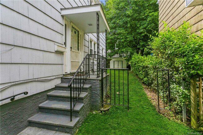 Building Photo - 256 Columbus Ave