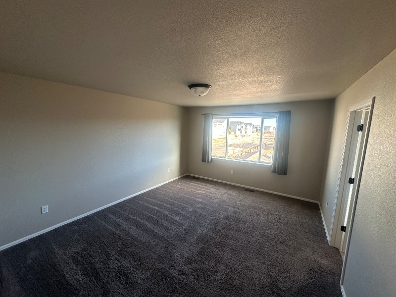 Building Photo - 2142 Falling Leaf Dr