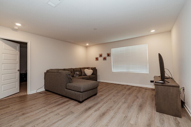 Building Photo - 6719 Sarah Ann Way