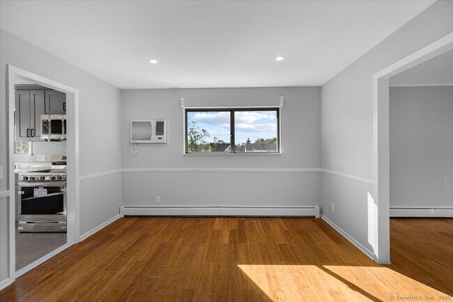 Building Photo - 88 Horton St