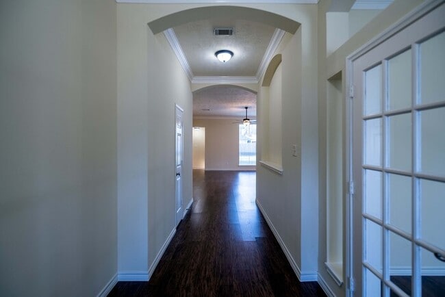 Building Photo - 4BR SFR • Walk-In Pantry • Fenced Yard in Coventry