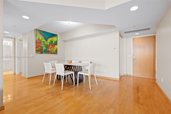 Building Photo - 21205 Yacht Club Dr