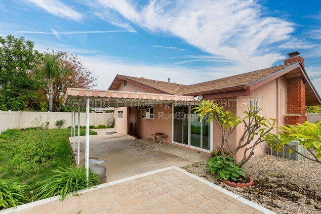 Building Photo - 6232 Merced Lake Ave