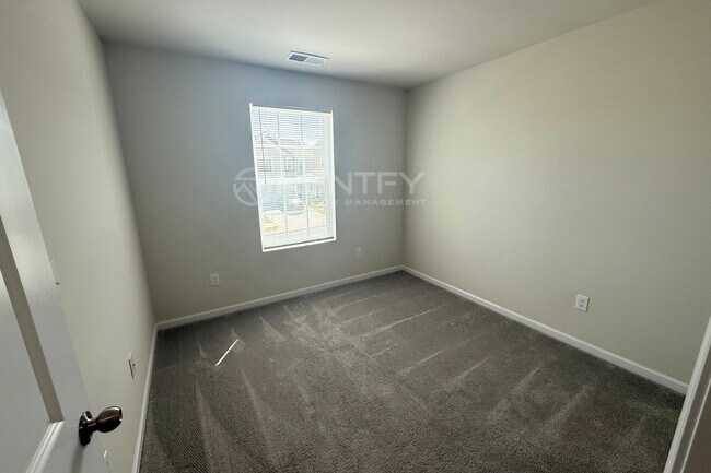 Building Photo - 2802 Legacy Rdg Ln