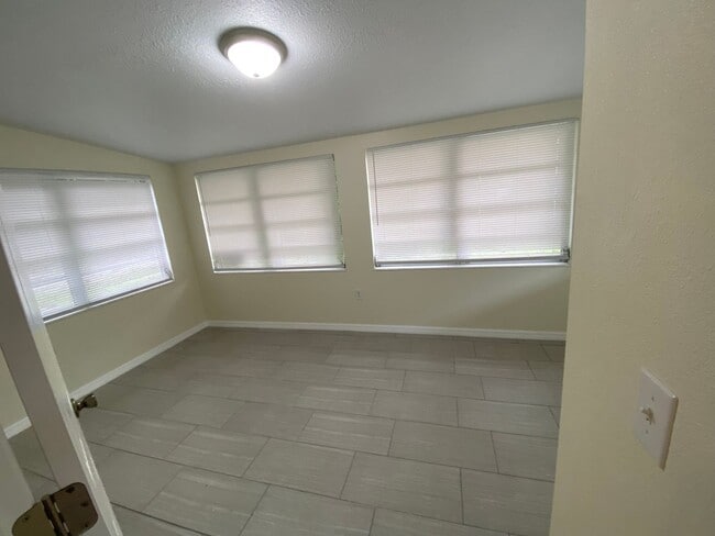 Building Photo - Clean two bedroom two bath with Office and porch