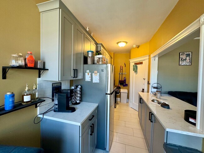 Building Photo - Spacious Cambridge 1 Bed
