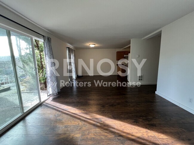 Building Photo - 1425 S Puget Dr