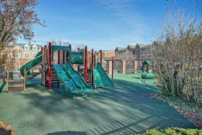 Building Photo - 172 Price Ct