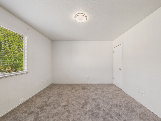 Building Photo - Updated 2 Bed / 1.5 Bath Townhome – In-Unit Washer & Dryer + Garage Parking – $2,800/month