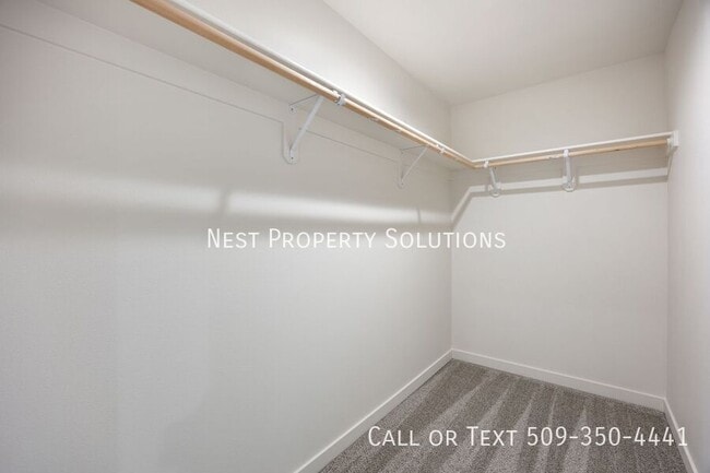 Building Photo - 601 S Dorsing St