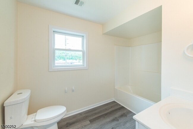 Building Photo - 21 Walsh St