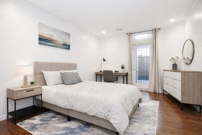 Building Photo - 179 Marlborough St