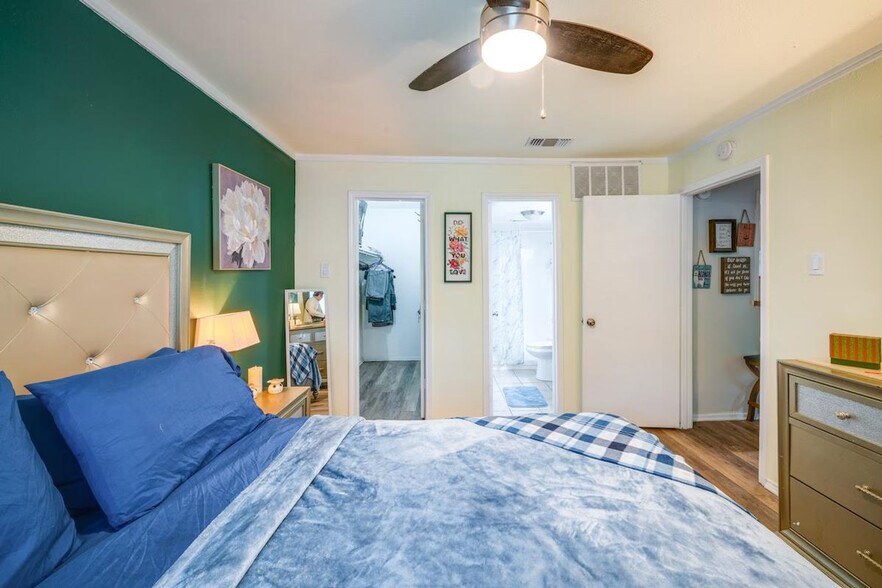 Building Photo - 6900 Skillman St