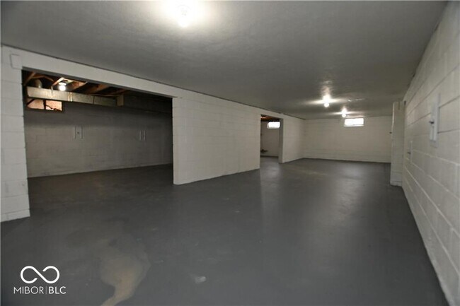 Building Photo - 5820 E 40th St