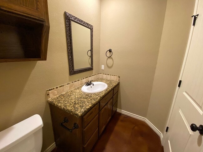 Building Photo - 3032 Silver Saddle Dr