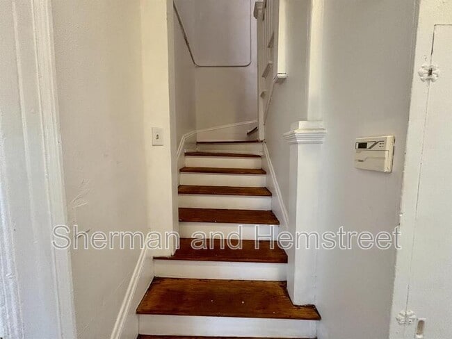 Building Photo - 320 Third Street