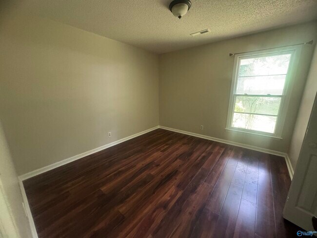Building Photo - 792 Seina Vista Dr