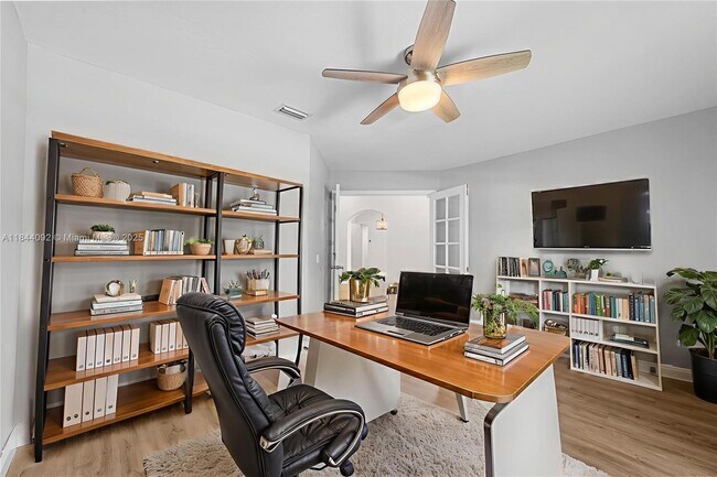 Building Photo - 2587 Jardin Ct