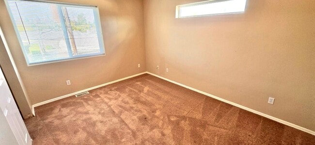 Building Photo - Modern 3-Bed Duplex with Hilltop Views and...