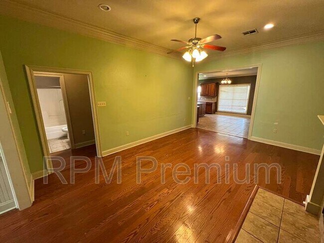 Building Photo - 3995 Water Oak Dr