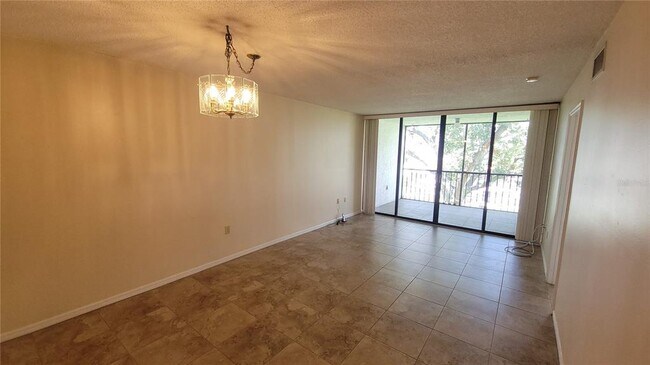 Building Photo - 2424 W Tampa Cir