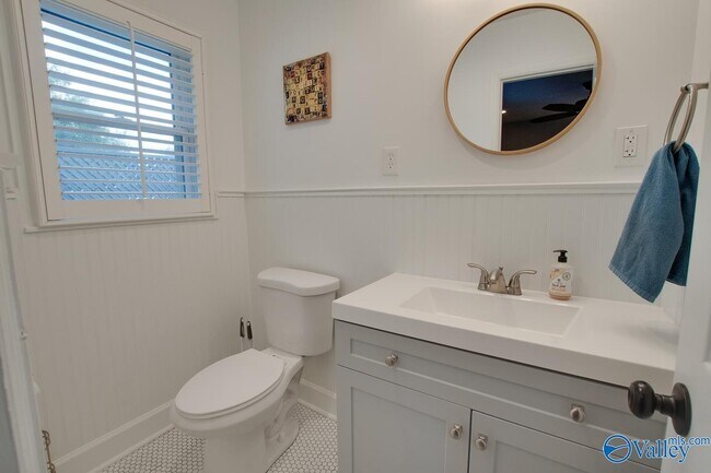 Building Photo - 805 Rison Ave NE