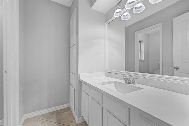 Building Photo - 2903 Woodland Grove Dr