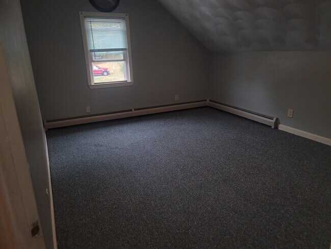 Building Photo - 651 Fall River Ave