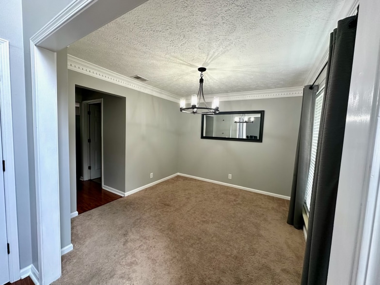 Building Photo - 142 Braxton Park Ln