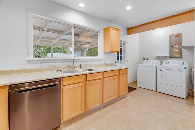 Building Photo - 12620 SW 12th St