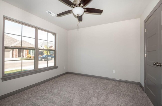 Building Photo - 5614 Bower Ln