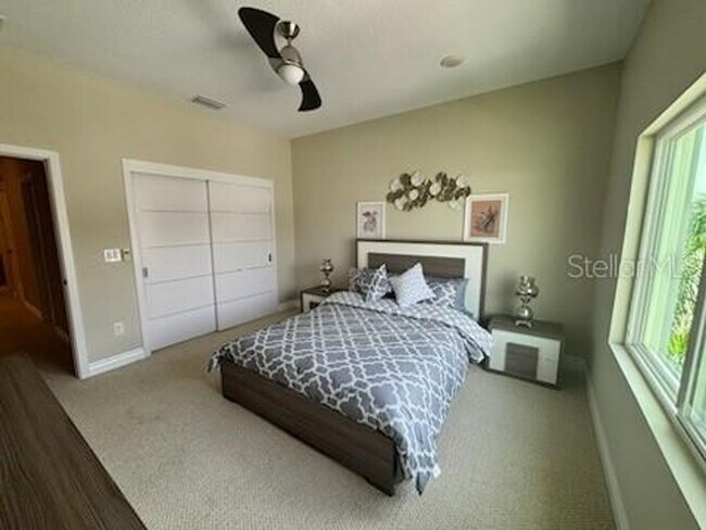 Building Photo - Providence Townhome For Rent