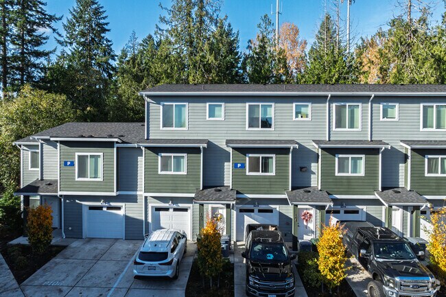 Building Photo - The Landing at Lake Tapps