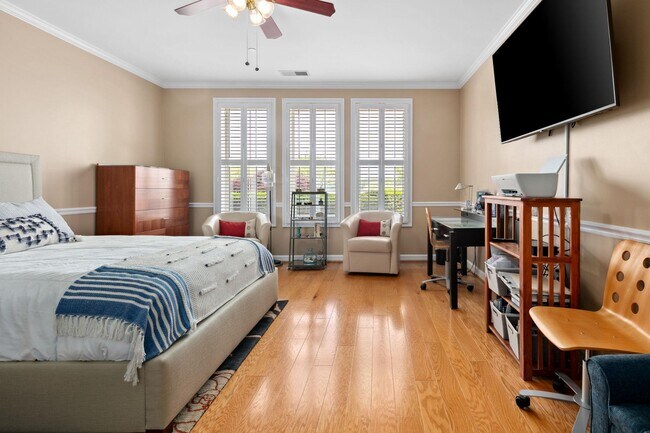 Building Photo - 440 Belmont Bay Dr