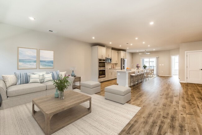 Building Photo - Luxury 3BR/2.5BA Condo w/ Balcony and Rooftop Terrace & Garage – Walk to One Loudoun