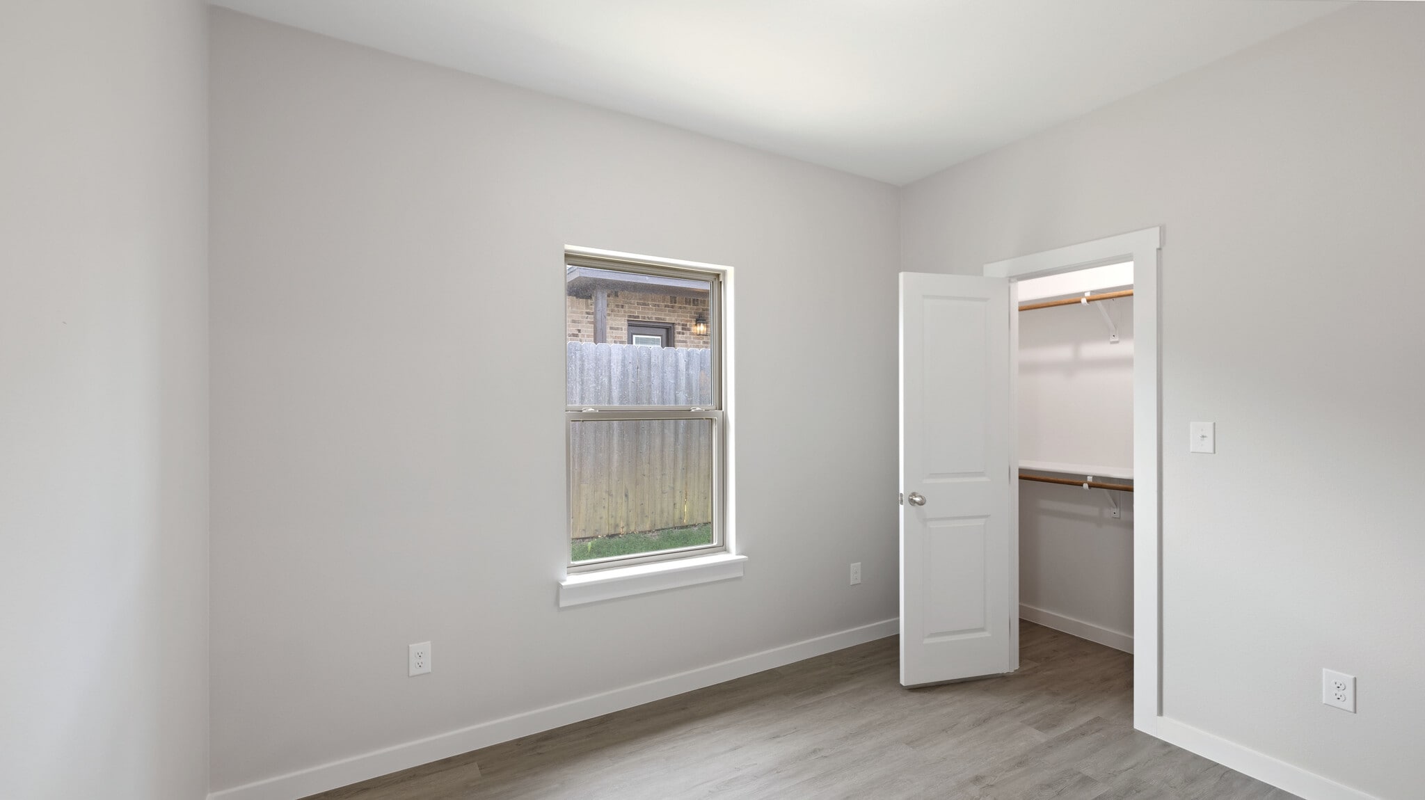 Room 2 - 1303 Antelope Trl