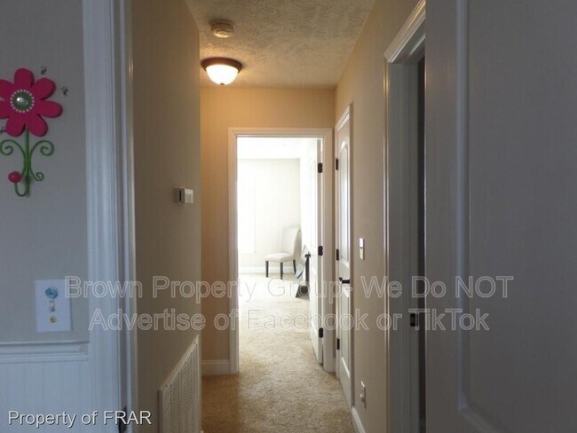 Building Photo - 124 Highgrove Ct