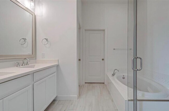 Building Photo - 6002 Dark Kite Trl