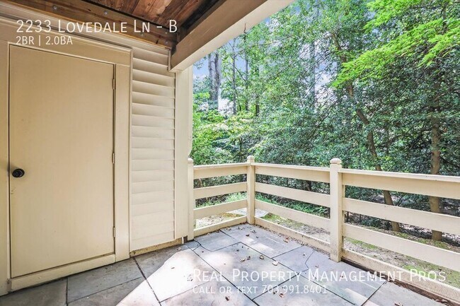Building Photo - 2233 Lovedale Ln